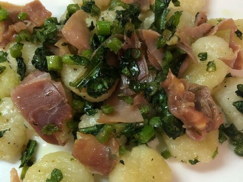 イタリア産生ハムと春菊と素麺ニョッキペペロンチーノ